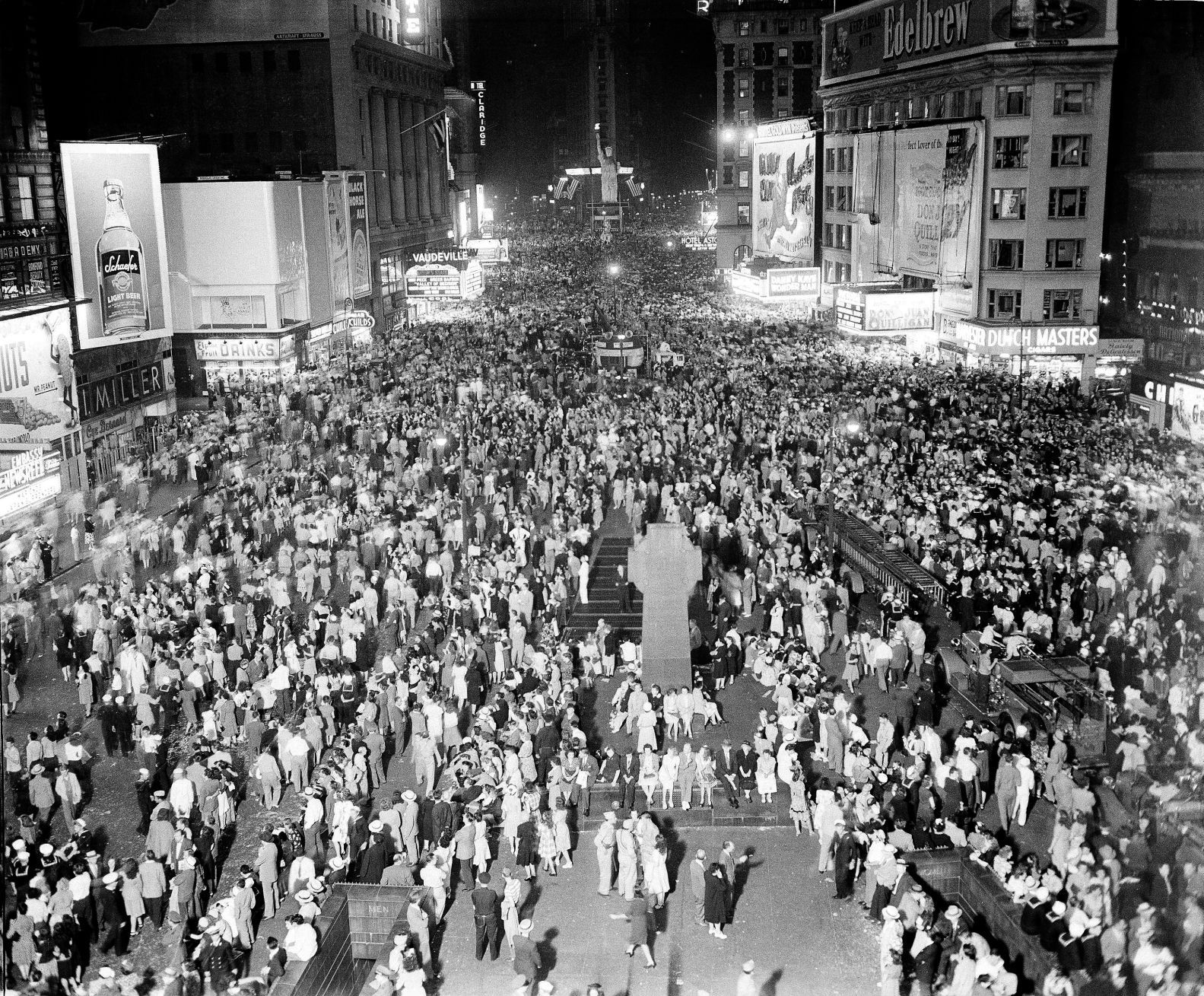 WWII VJ Day Times Square